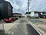 外観：前面道路含む現地写真