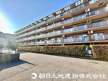 毎日のお散歩も快適な緑に恵まれた閑静な住宅地は、伸び伸びスローライフを叶えてくれます。