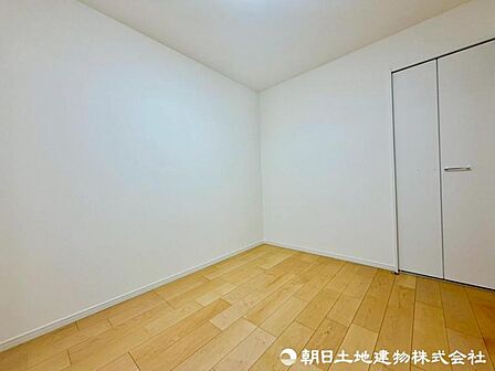 シンプルなデザインのお部屋はどんな用途にも使いやすいですね!