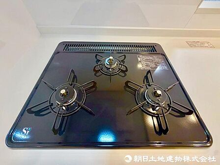 三口コンロで日々の料理がしやすいです!