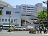 周辺：小田急線新百合ヶ丘駅まで徒歩900ｍ。