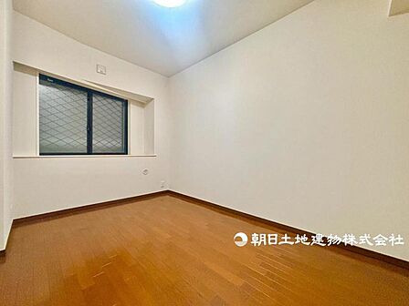 過ぎ行く時間をゆったりと感じることができる落ち着いたお部屋です。
