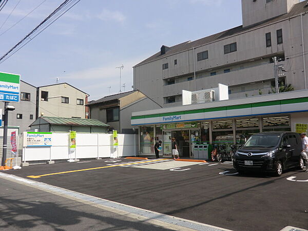 画像20:ファミリーマート小路駅東店 374m