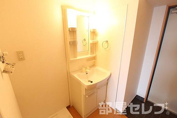 クレスト名駅西