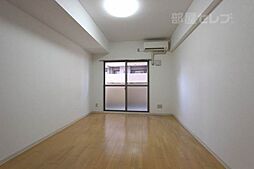 クレシェール大須 5階1Kのリビング/ダイニング