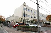 野立小学校 305m