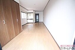 ペントハウス花園 4階ワンルームのリビング/ダイニング