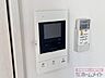 室内：カメラ付インターホン