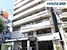 周辺：三聖病院 450m。内科・整形外科・泌尿器科・放射線科など様々な診療科があります。一般検診や人間ドッグなども受けることができます。