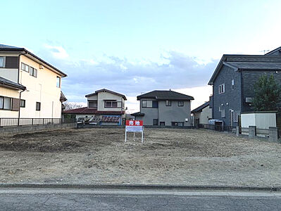 外観：敷地約123坪！　建築条件ありません！　日当たり・通風良好です♪　お好みのプランでマイホームをご計画ください♪　静かな住環境で、生活に便利な好立地。　現地のご見学大歓迎です！　お気軽にお問合せ下さい♪