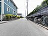 外観：●幅員約4m前面道路●大型車の通行が減るため振動や騒音が少なく、小さなお子様やペットがいるご家庭でも安心して暮らせます