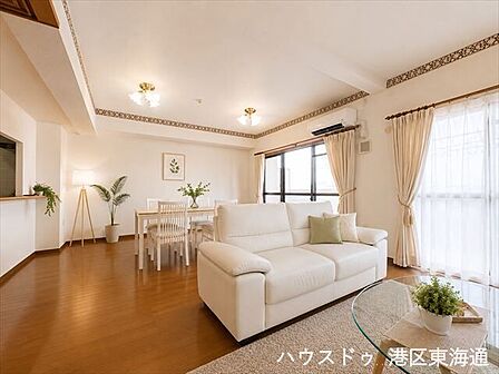 ※実際の写真に家具や調度品をCG合成したものです。家具等は販売に含まれておりません。