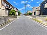 外観：幅員約4mの前面道路です。普通車が1台通れる幅となります。大型車の通行が少ないので、振動や騒音が抑えられます。