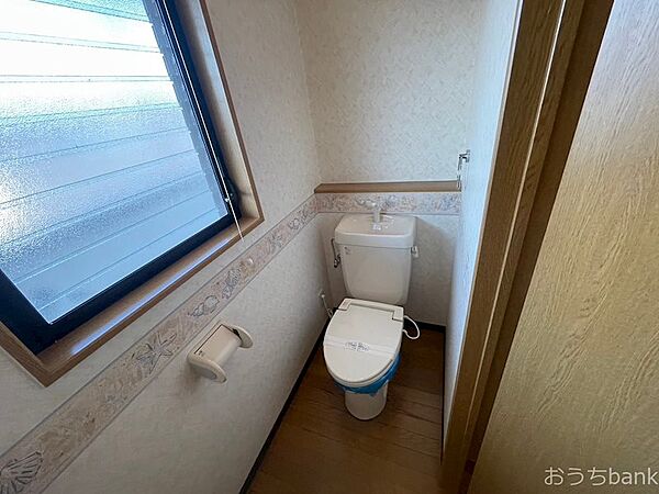 画像3:清潔感のあるトイレです。