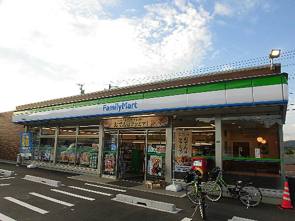 画像18:ファミリーマート 関円保通店（598m）