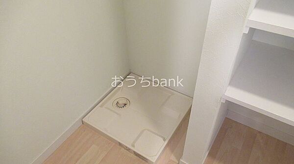 画像24:洗面所には洗濯機置き場があります。