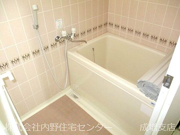 画像6:浴室乾燥機の付いた浴室
