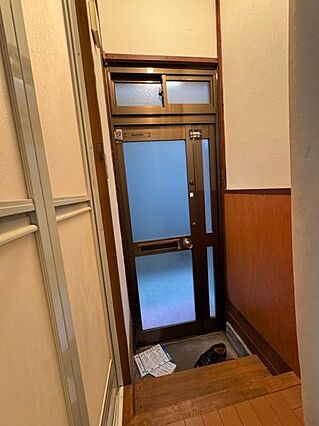 玄関入口付近