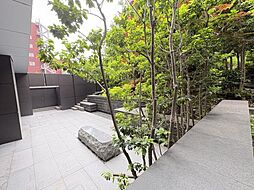 敷地内を彩る、豊かな四季の潤いと美しい植栽。