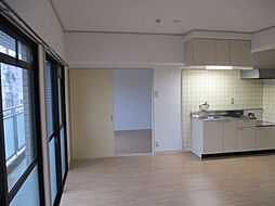 広島電鉄8系統 寺町駅 徒歩10分の賃貸マンション 3階3DKのリビング/ダイニング