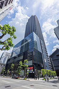外観:地上209m・54階建て・総邸数465邸の商業複合タワーレジデンス 外観:地上209m・54階建て・総邸数465邸の商業複合タワーレジデンス