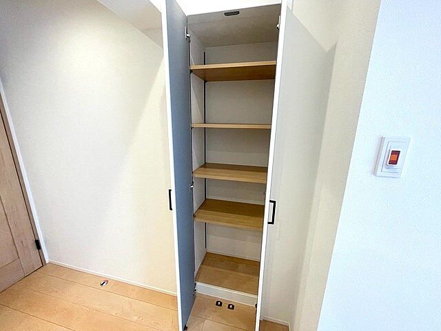 収納 中野ソレイユ 7階/-