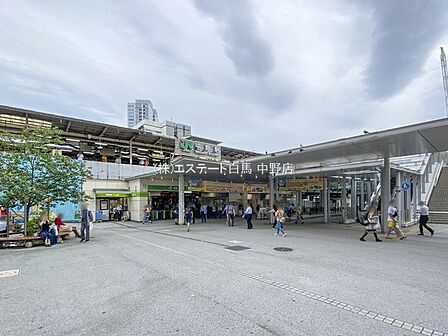 中央本線・東京メトロ東西線「中野」駅(550m)
