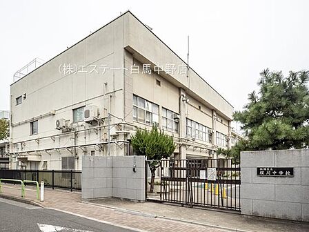 板橋区立桜川中学校（670m）