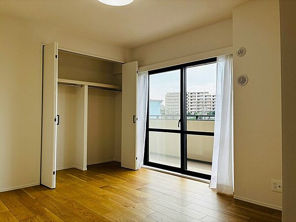 洋室を拡大表示