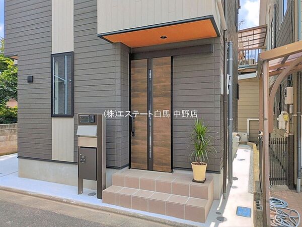 玄関を拡大表示
