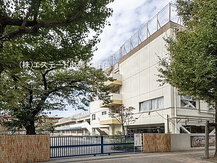 練馬区立練馬第三小学校(540m)