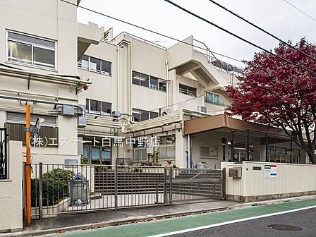板橋区立板橋第七小学校(550m)