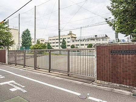 中野区立第二中学校(550m)