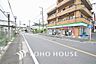 周辺：ファミリーマート 花月総持寺駅前店　距離350m