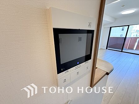 来客が一目でわかるモニター付きインターホン