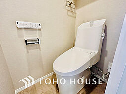 トイレには快適な温水洗浄便座付