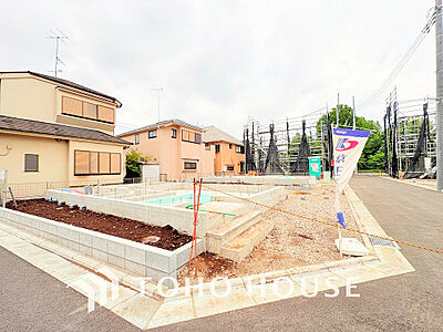 外観:〜太陽光発電システム搭載の2階建て新築住戸〜全棟南西向きのため陽当り良好〜 外観:〜太陽光発電システム搭載の2階建て新築住戸〜全棟南西向きのため陽当り良好〜