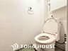 トイレ：トイレには快適な温水洗浄便座付(リフォーム前です)
