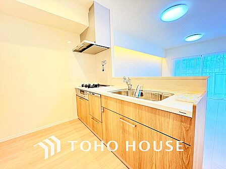 広々キッチンを採用。みんなで作った料理を召し上がりながらの会話は、どのような物になるのでしょうか。