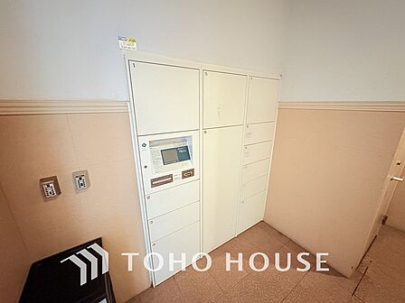 便利な宅配ボックスで、不在時の荷物の受け取りも安心