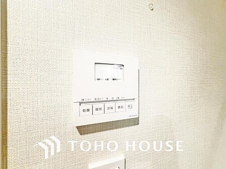 「浴室乾燥機」浴室暖房乾燥機を完備し、雨天時のお洗濯も安心の浴室設備です。
