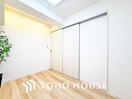 家具の配置のし易い室内です。趣味の部屋としても充分な広さを確保しております。