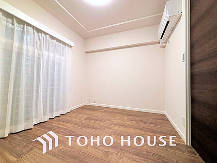 採光もある洋室は、くつろぎのひと時を過ごすのにぴったり