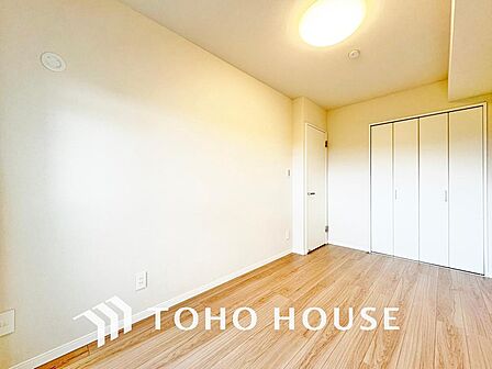 白を基調とした室内は、明るい住空間を造り出すだけでなく、清潔感をもたらしてくれます。