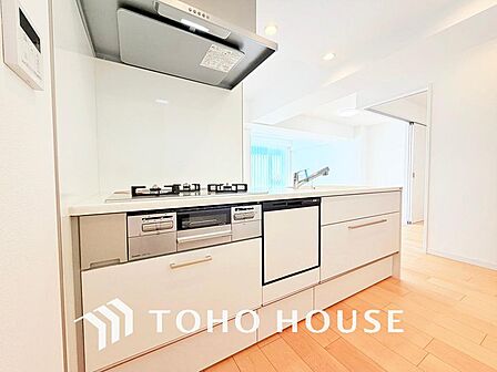 ご家族みんなで調理ができる位のスペースを実現したキッチン空間となっております。