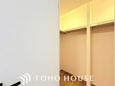 沢山のお洋服を綺麗に収納できる「ウォークインクローゼット」