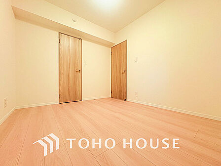採光もある洋室は、くつろぎのひと時を過ごすのにぴったり