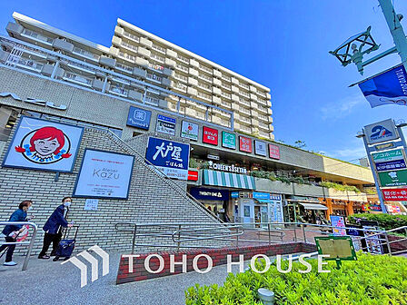 クイーンズ伊勢丹 笹塚店　距離700ｍ