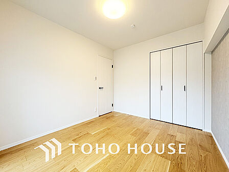 シンプルですっきりとした室内は飽きのこない居心地の良い雰囲気です