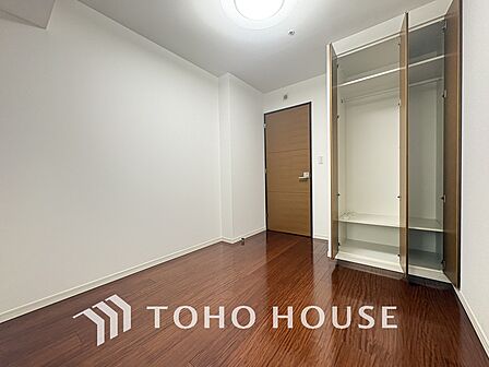 シンプルですっきりとした室内は飽きのこない居心地の良い雰囲気です